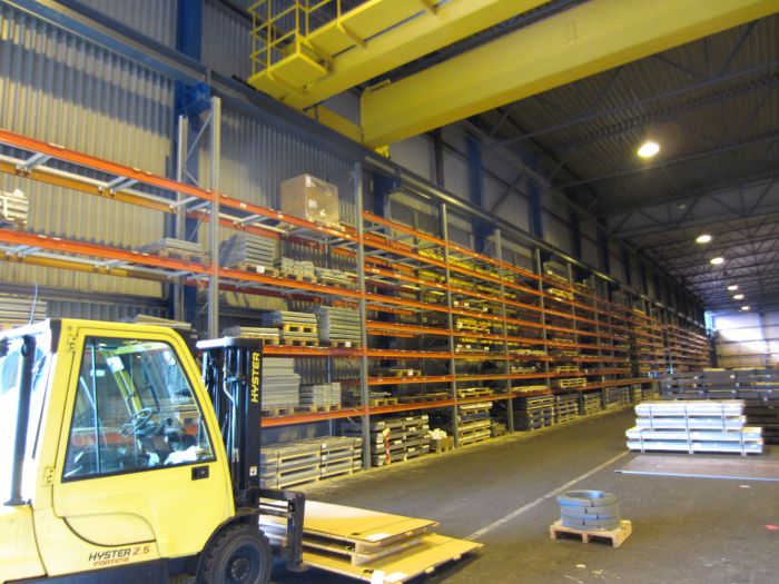 Hyllyvaraston siivousta